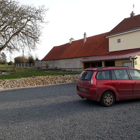 Gite " Le Vieux Noyer" Liesville-sur-Douve Eksteriør billede