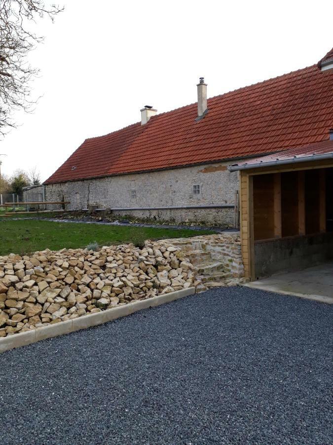 Gite " Le Vieux Noyer" Liesville-sur-Douve Eksteriør billede
