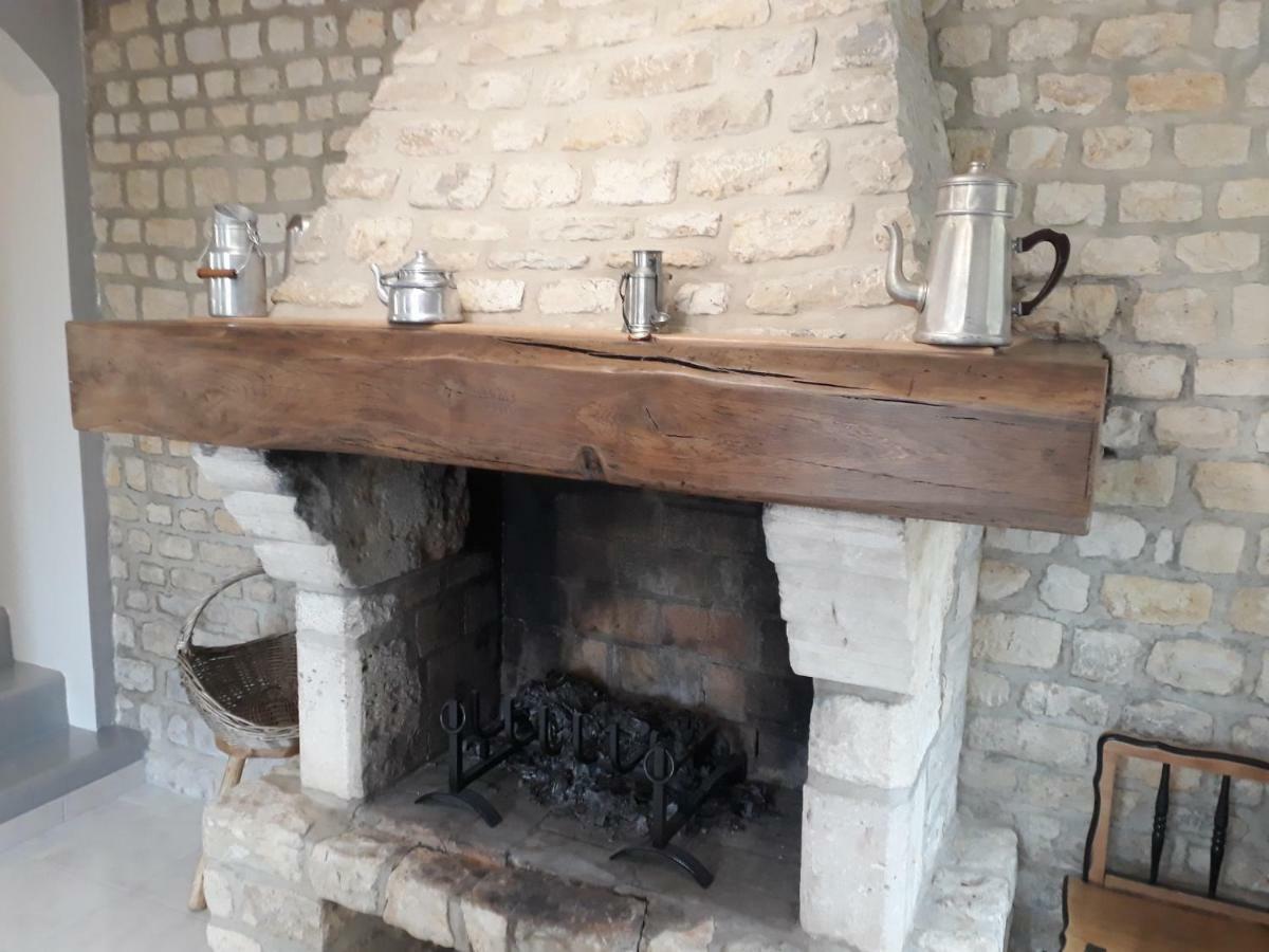 Gite " Le Vieux Noyer" Liesville-sur-Douve Eksteriør billede